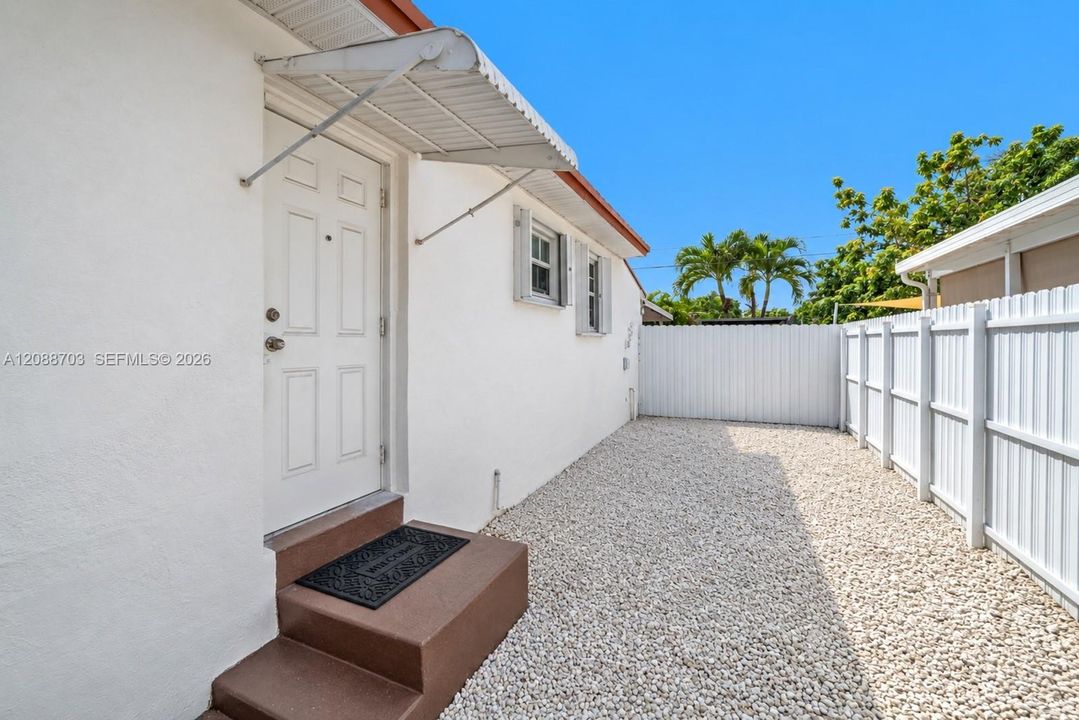 En Venta: $525,000 (3 camas, 2 baños, 1014 Pies cuadrados)