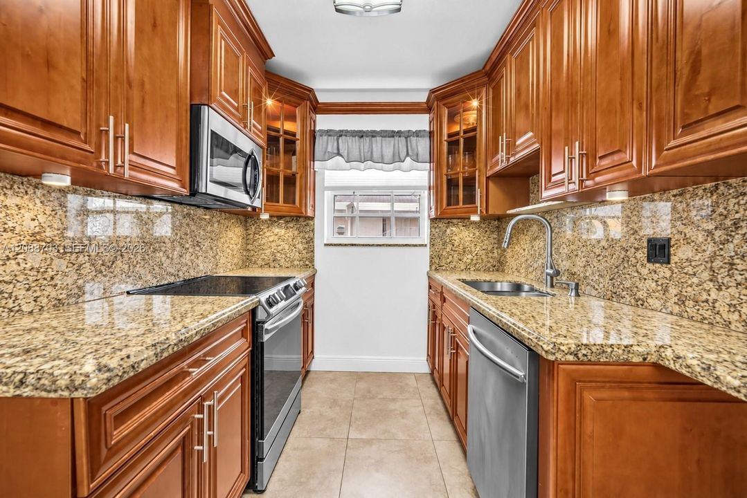 En Venta: $525,000 (3 camas, 2 baños, 1014 Pies cuadrados)
