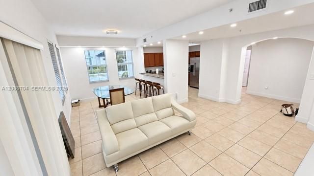En Venta: $400,000 (3 camas, 2 baños, 1207 Pies cuadrados)
