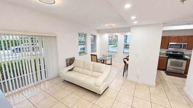 En Venta: $400,000 (3 camas, 2 baños, 1207 Pies cuadrados)