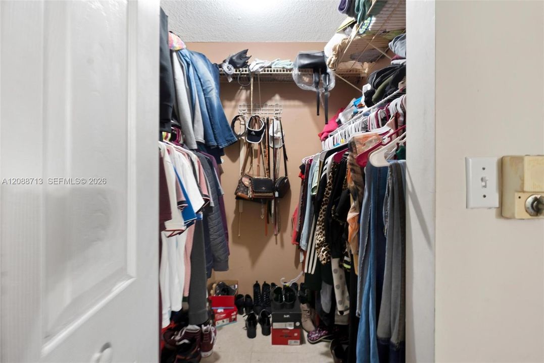 В аренду: $2,200 (2 спален, 2 ванн, 1009 Квадратных фут)