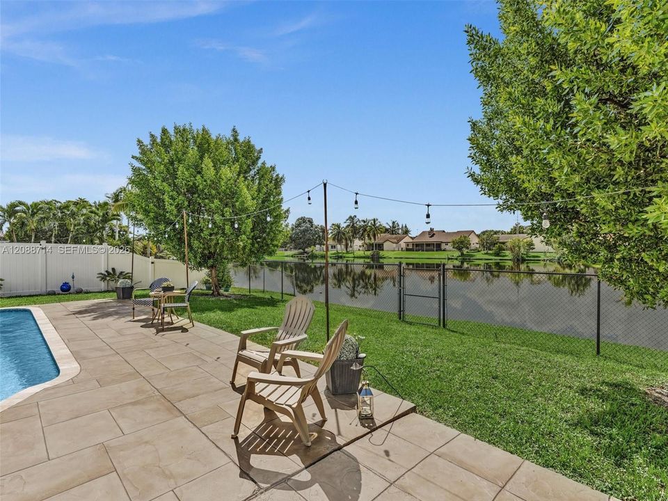 Fully fenced yard to protect kids and pets