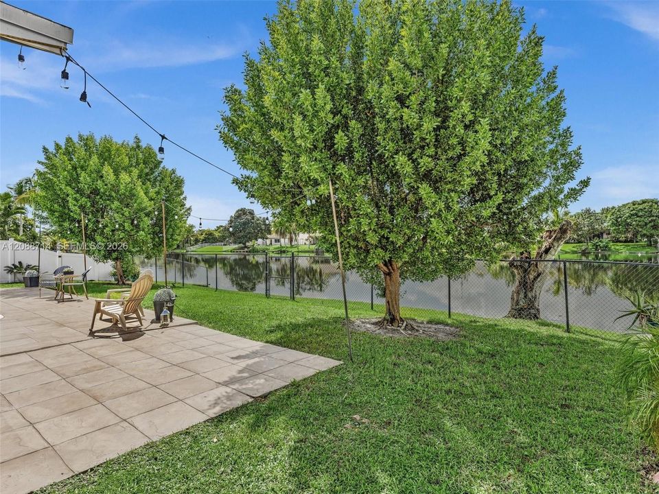 На продажу: $665,000 (3 спален, 2 ванн, 1428 Квадратных фут)