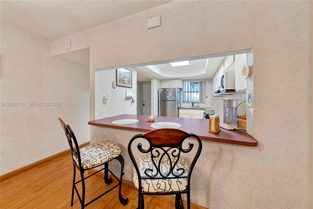 En Venta: $270,000 (3 camas, 2 baños, 1217 Pies cuadrados)