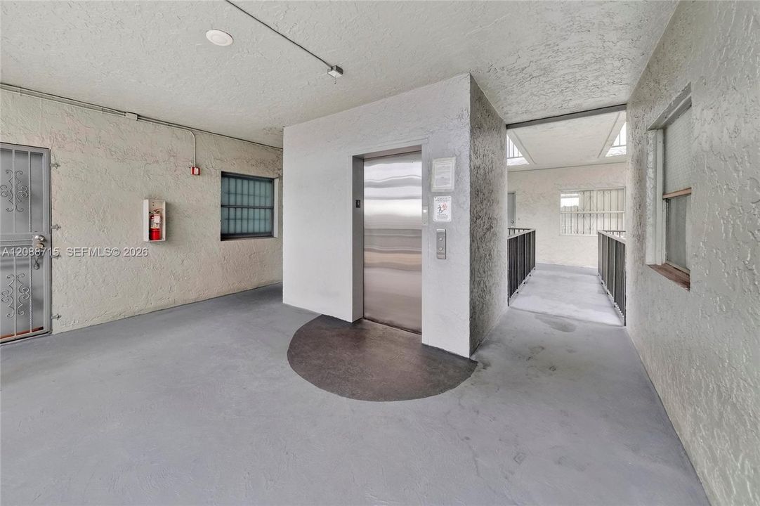 En Venta: $270,000 (3 camas, 2 baños, 1217 Pies cuadrados)