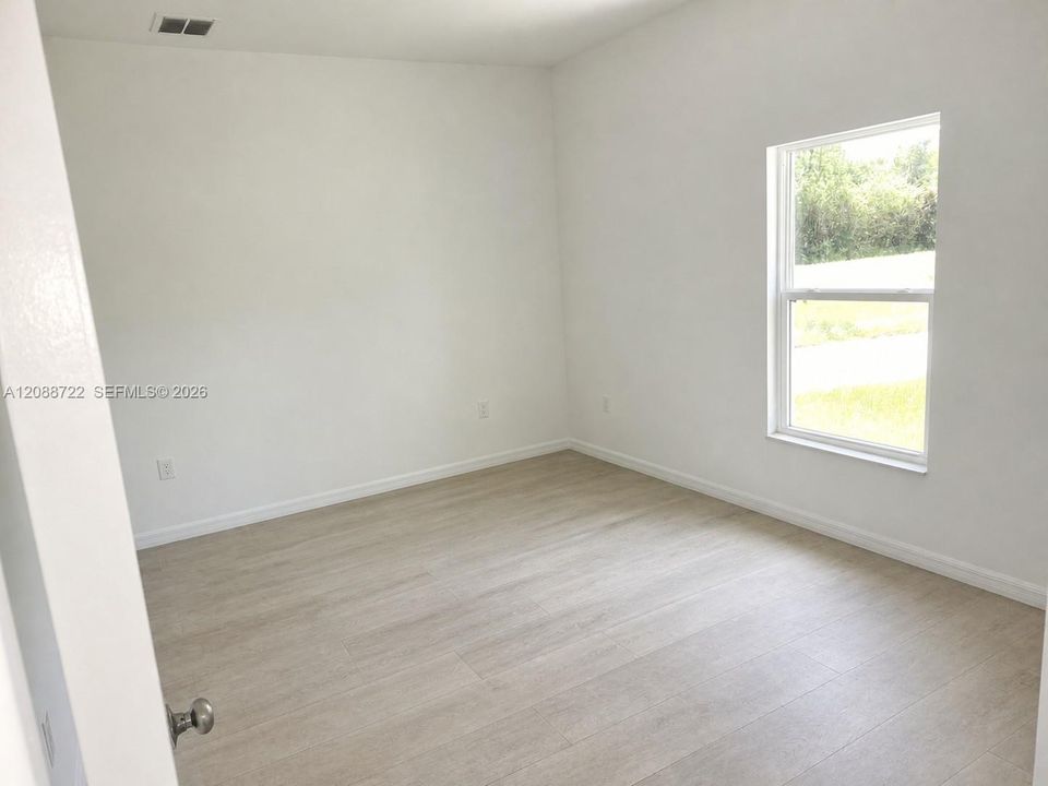 En Renta: $1,750 (3 camas, 2 baños, 1450 Pies cuadrados)