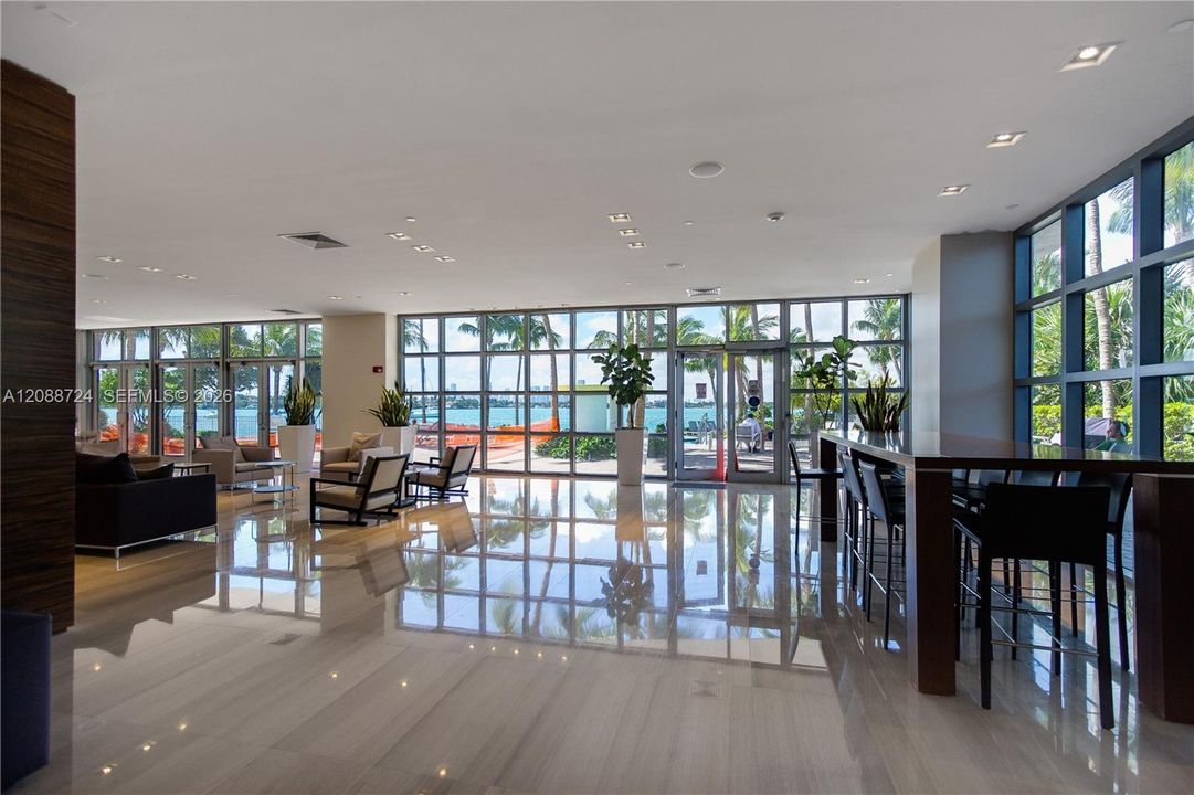 For Sale: $795,000 (2 beds, 2 baths, 1084 Square Feet)