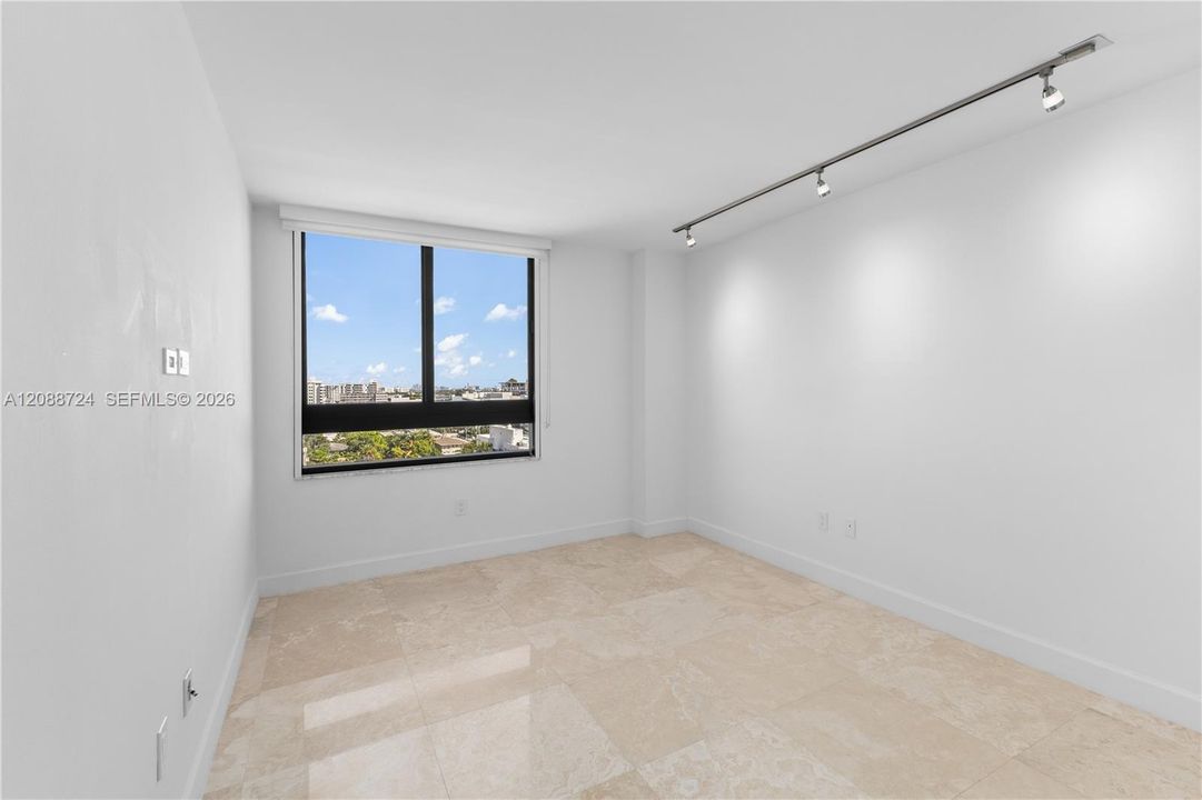 For Sale: $795,000 (2 beds, 2 baths, 1084 Square Feet)