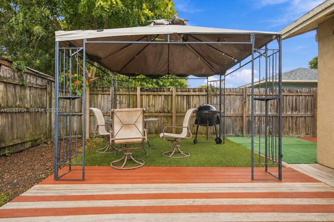 На продажу: $449,000 (4 спален, 2 ванн, 1089 Квадратных фут)