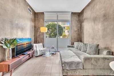 En Venta: $550,000 (1 camas, 1 baños, 743 Pies cuadrados)