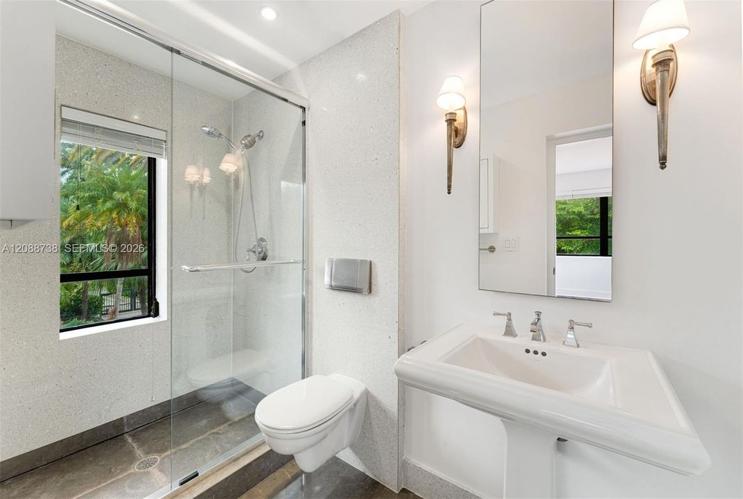 For Rent: $40,000 (4 beds, 4 baths, 4002 Square Feet)