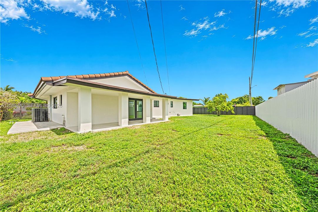 For Rent: $4,500 (4 beds, 2 baths, 1974 Square Feet)