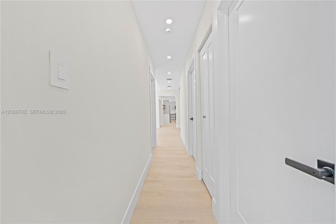 For Rent: $4,500 (4 beds, 2 baths, 1974 Square Feet)