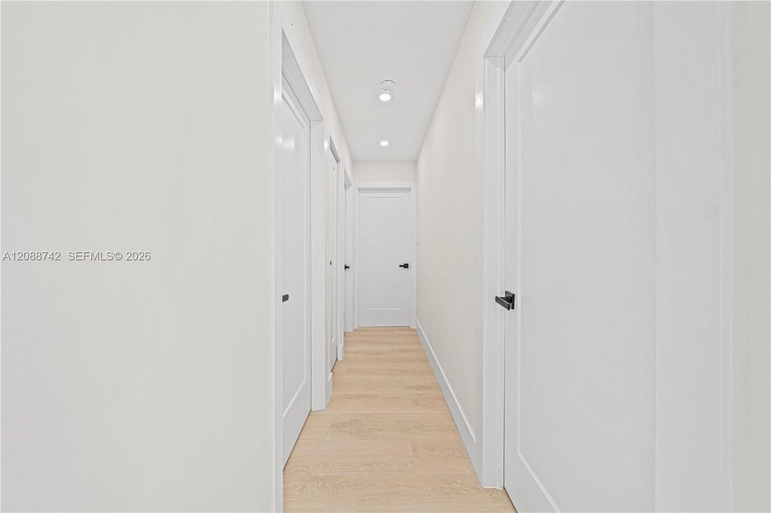 For Rent: $4,500 (4 beds, 2 baths, 1974 Square Feet)