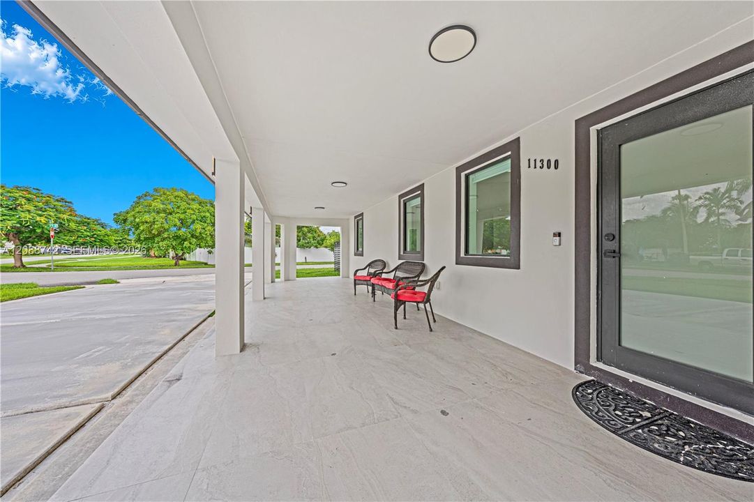 For Rent: $4,500 (4 beds, 2 baths, 1974 Square Feet)