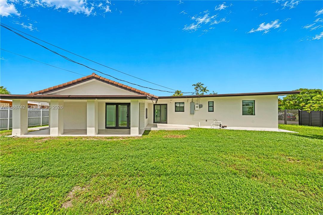 For Rent: $4,500 (4 beds, 2 baths, 1974 Square Feet)