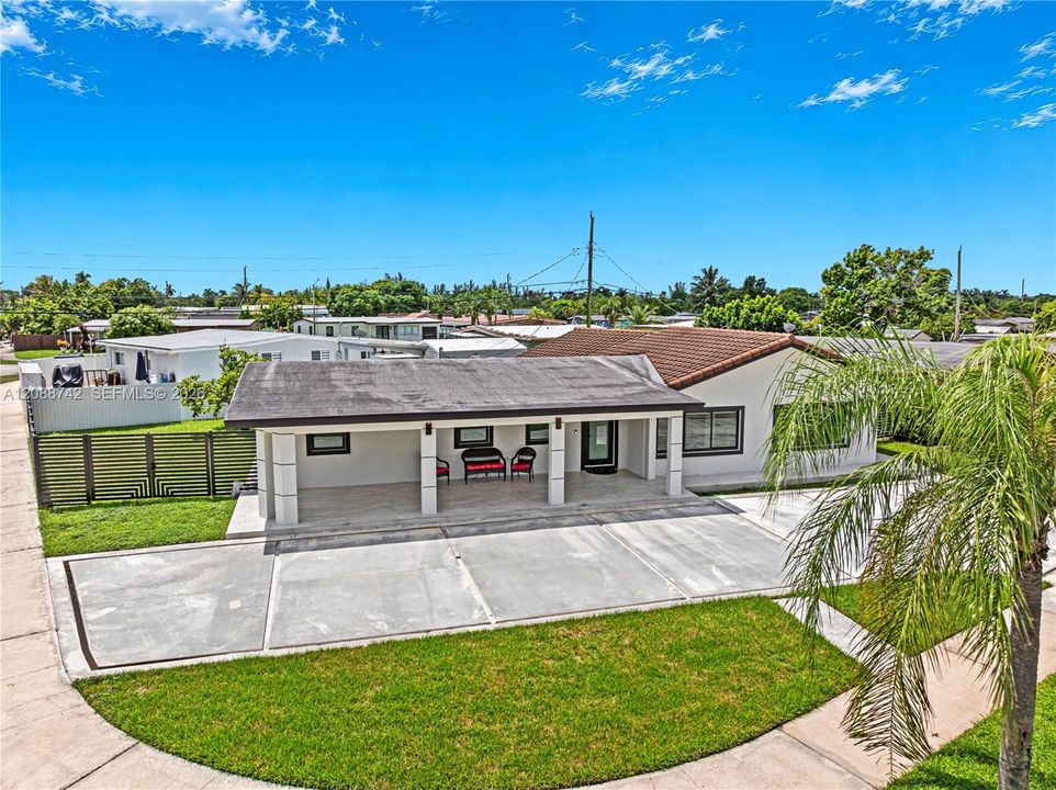 For Rent: $4,500 (4 beds, 2 baths, 1974 Square Feet)
