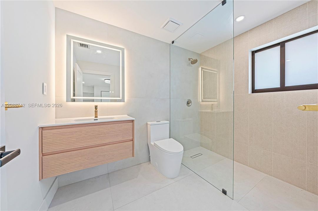 For Rent: $4,500 (4 beds, 2 baths, 1974 Square Feet)