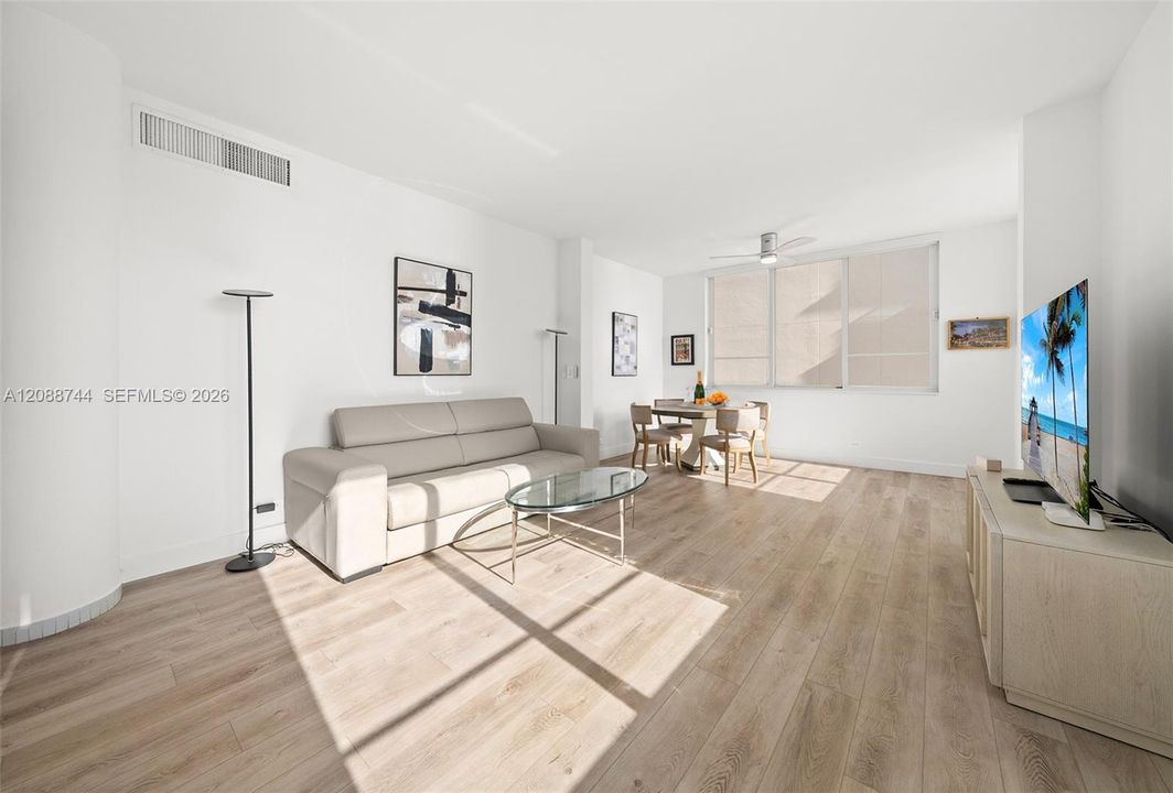 В аренду: $3,450 (2 спален, 1 ванн, 964 Квадратных фут)
