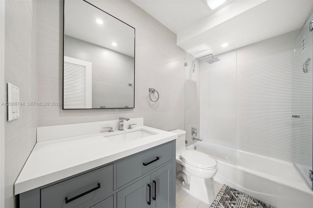 В аренду: $3,450 (2 спален, 1 ванн, 964 Квадратных фут)