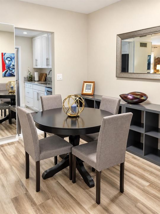 For Rent: $2,700 (1 beds, 1 baths, 806 Square Feet)