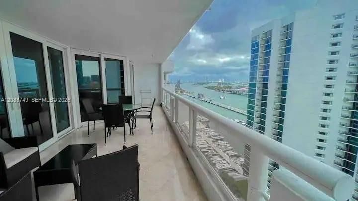 For Rent: $5,500 (3 beds, 2 baths, 1496 Square Feet)