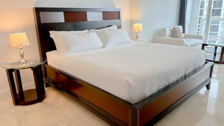 For Rent: $5,500 (3 beds, 2 baths, 1496 Square Feet)