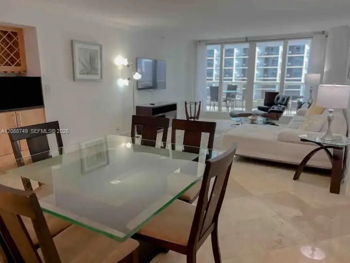 For Rent: $5,500 (3 beds, 2 baths, 1496 Square Feet)