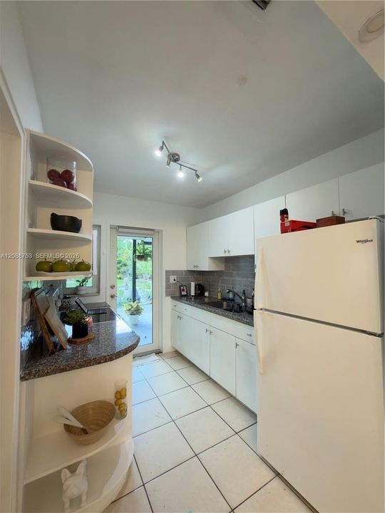 En Venta: $460,000 (2 camas, 1 baños, 825 Pies cuadrados)