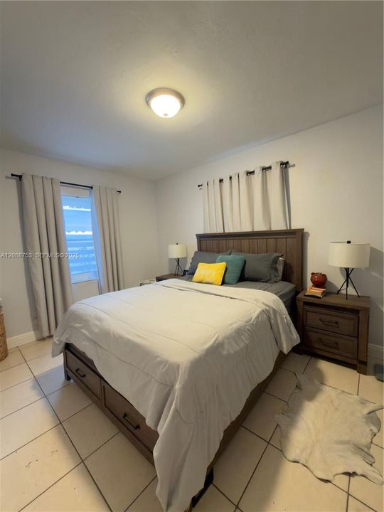 En Venta: $460,000 (2 camas, 1 baños, 825 Pies cuadrados)