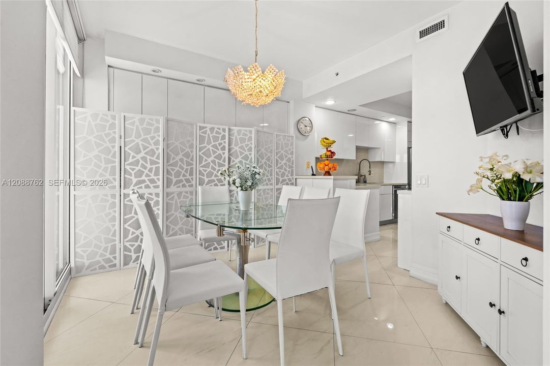 For Rent: $10,000 (3 beds, 2 baths, 2720 Square Feet)