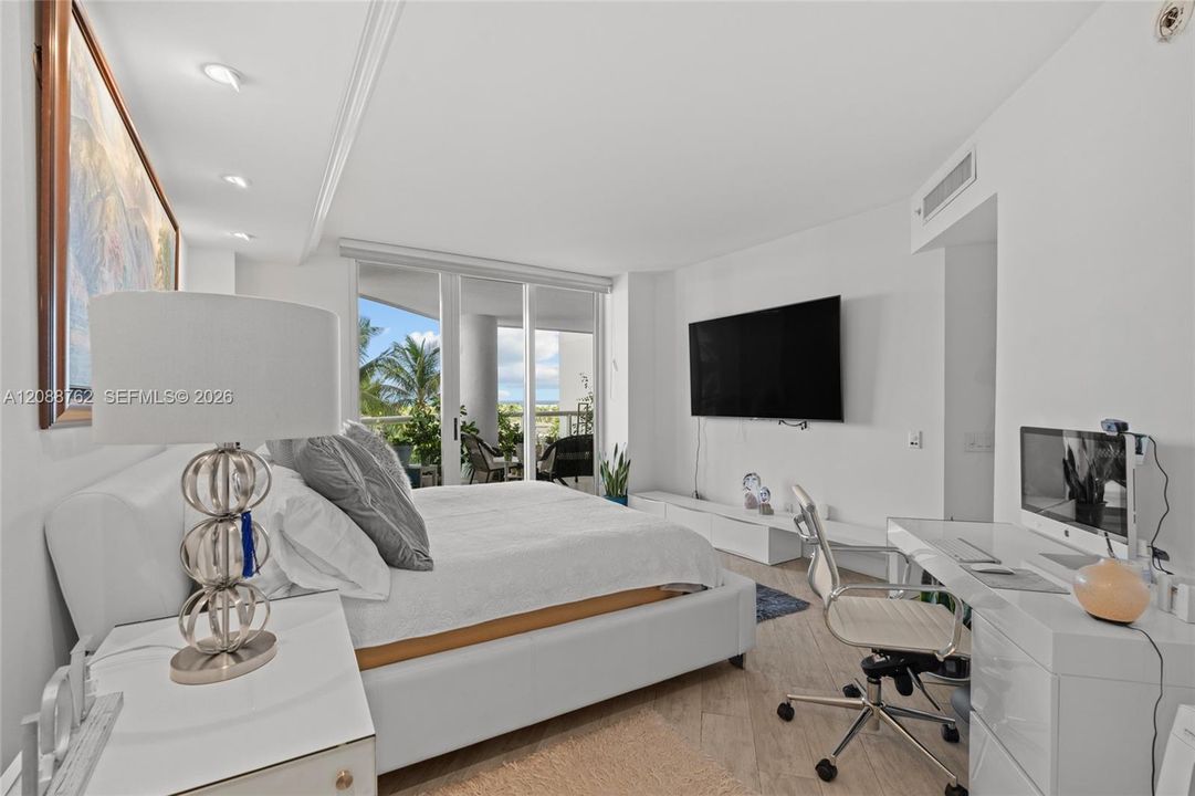 For Rent: $10,000 (3 beds, 2 baths, 2720 Square Feet)