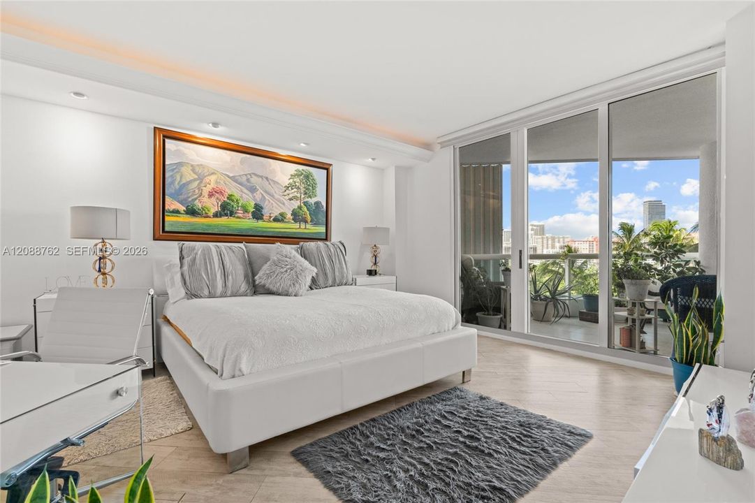 For Rent: $10,000 (3 beds, 2 baths, 2720 Square Feet)