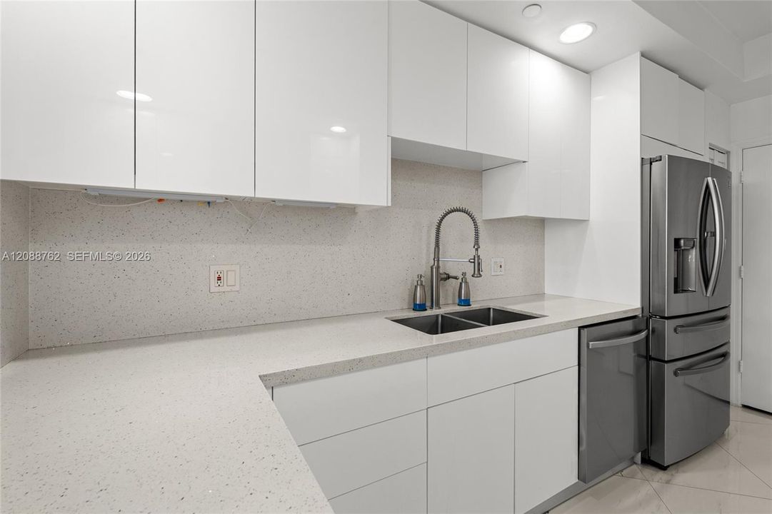 For Rent: $10,000 (3 beds, 2 baths, 2720 Square Feet)