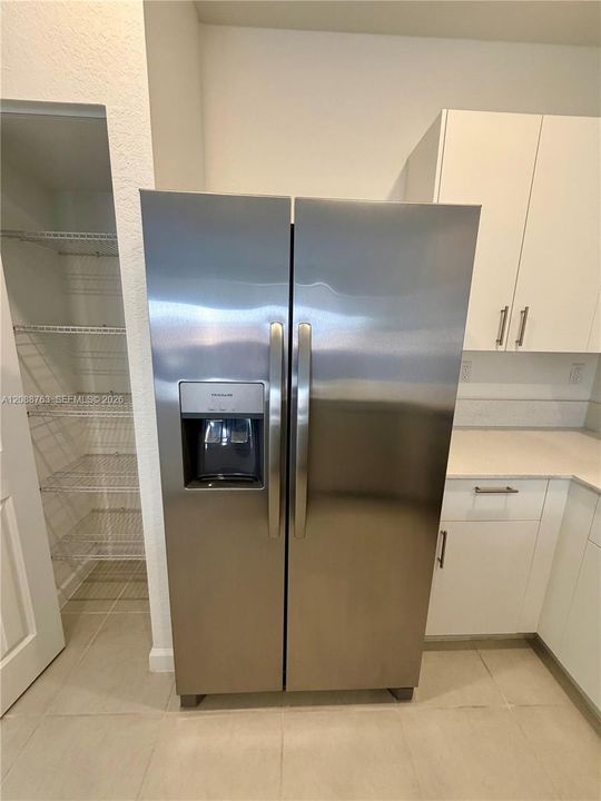 For Rent: $2,400 (3 beds, 2 baths, 1393 Square Feet)