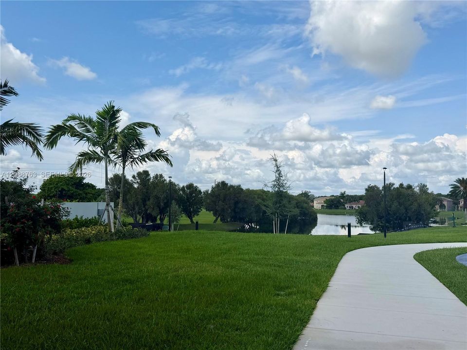 For Rent: $2,400 (3 beds, 2 baths, 1393 Square Feet)