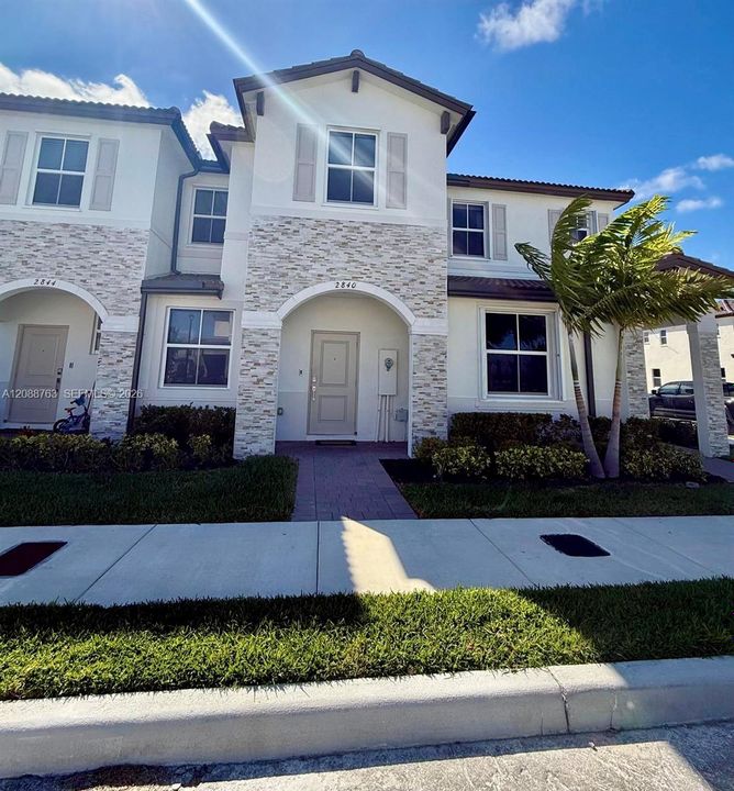 For Rent: $2,400 (3 beds, 2 baths, 1393 Square Feet)
