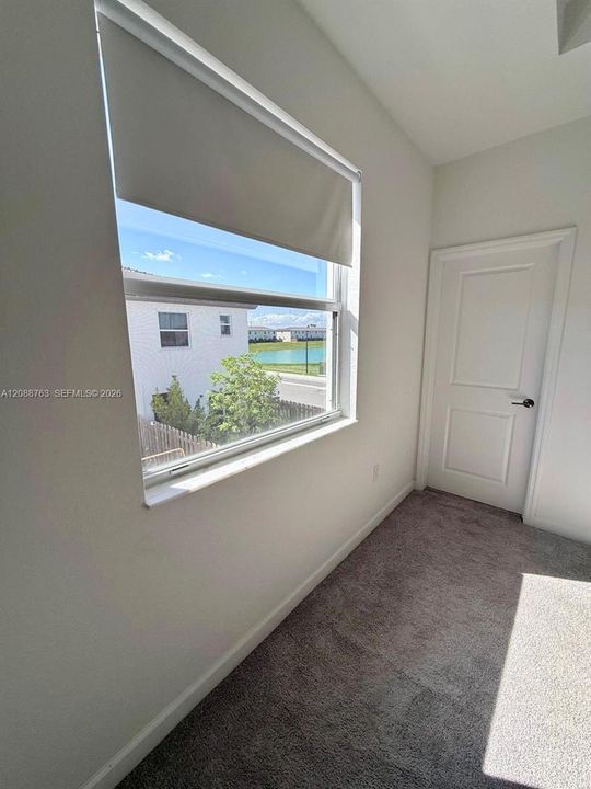 For Rent: $2,400 (3 beds, 2 baths, 1393 Square Feet)