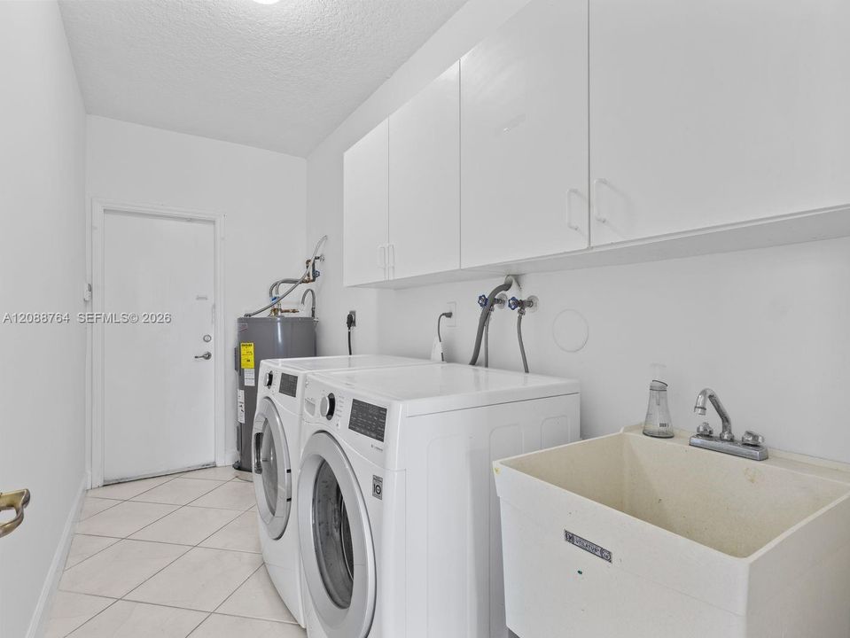 В аренду: $6,200 (5 спален, 3 ванн, 3052 Квадратных фут)