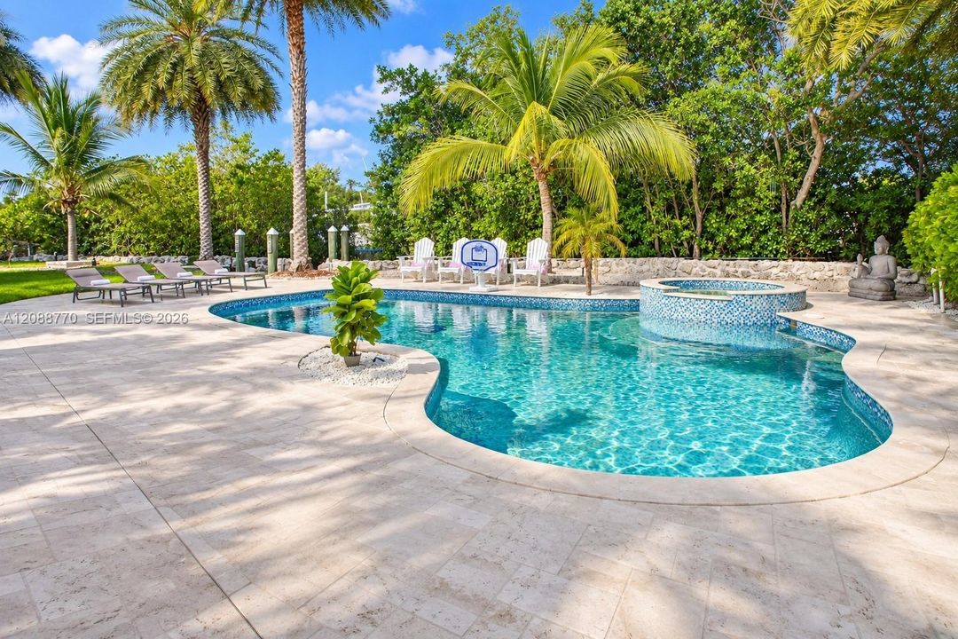 En Venta: $5,499,000 (6 camas, 5 baños, 4010 Pies cuadrados)