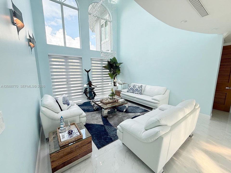 En Venta: $5,499,000 (6 camas, 5 baños, 4010 Pies cuadrados)