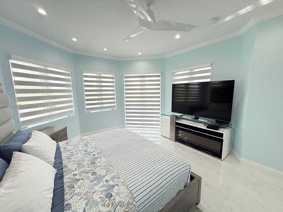 En Venta: $5,499,000 (6 camas, 5 baños, 4010 Pies cuadrados)