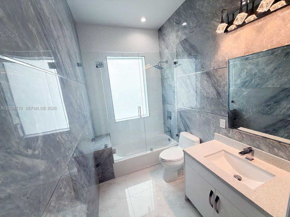 En Venta: $5,499,000 (6 camas, 5 baños, 4010 Pies cuadrados)