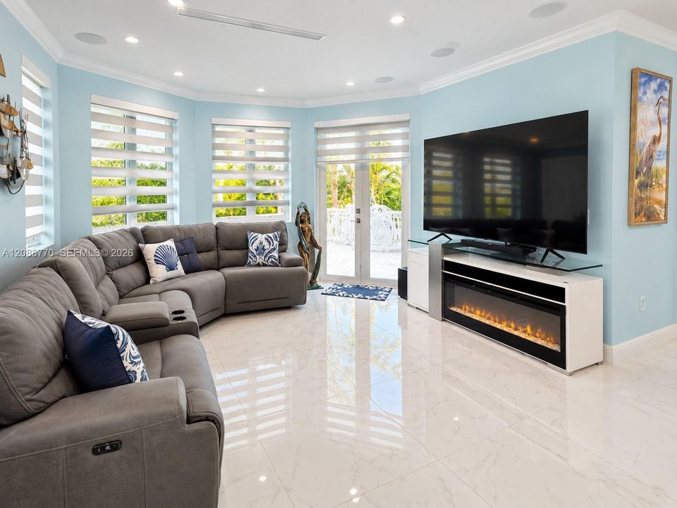 En Venta: $5,499,000 (6 camas, 5 baños, 4010 Pies cuadrados)