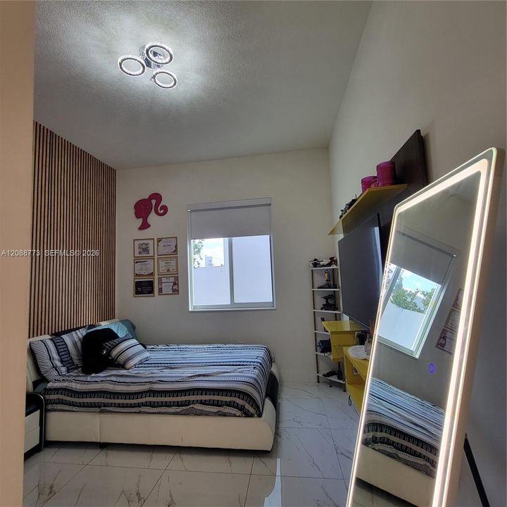 En Venta: $959,000 (4 camas, 3 baños, 2379 Pies cuadrados)