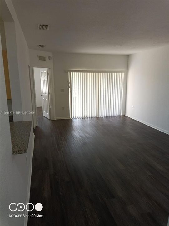 В аренду: $2,250 (3 спален, 2 ванн, 999 Квадратных фут)