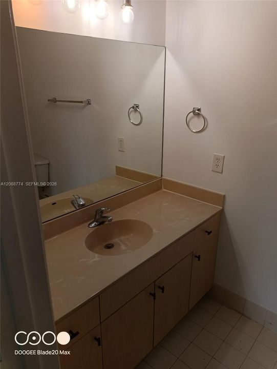 В аренду: $2,250 (3 спален, 2 ванн, 999 Квадратных фут)