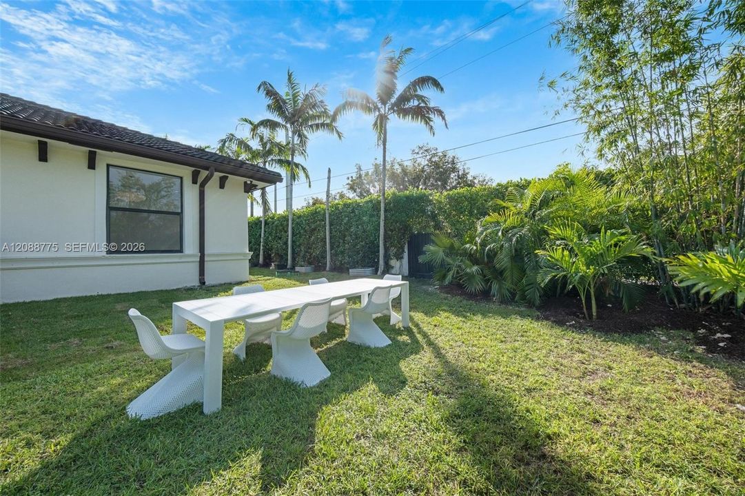 For Rent: $13,000 (4 beds, 2 baths, 2358 Square Feet)