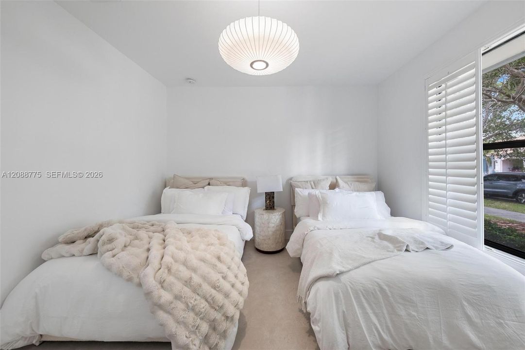For Rent: $13,000 (4 beds, 2 baths, 2358 Square Feet)