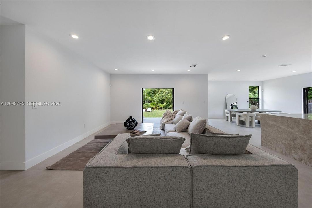 For Rent: $13,000 (4 beds, 2 baths, 2358 Square Feet)